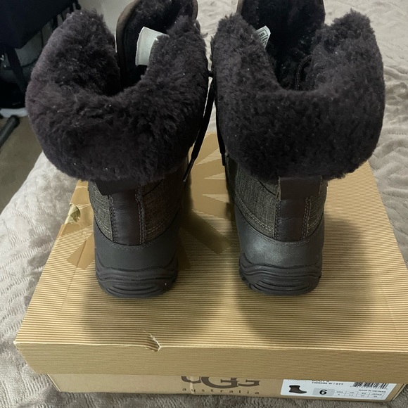 UGG Adirondack 2 boot - Picture 4 of 7